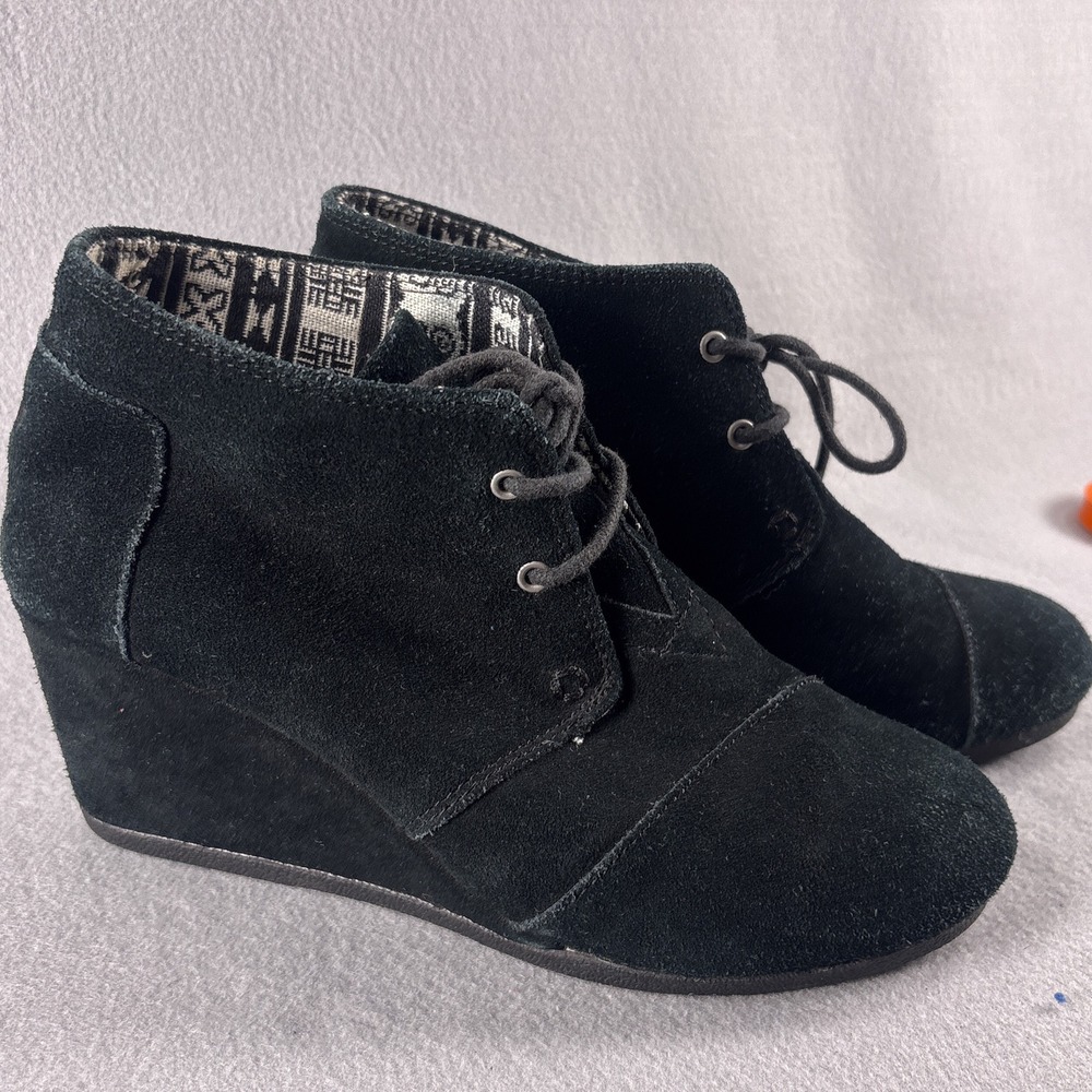 Toms Lace-Up Desert Wedge Booties Size 8 Ankle Boots Black Southwest Lined Suede
